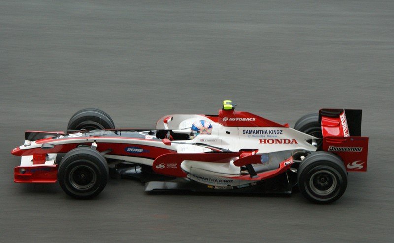 Illustration for article titled Speaking of Sound: Ex-F1 Driver Doing Hot Laps in Formula E Car